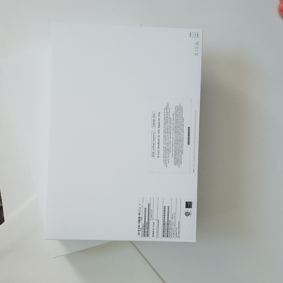 Macbook Air White Empty Box and Shopping Bag - Picture 6 of 7